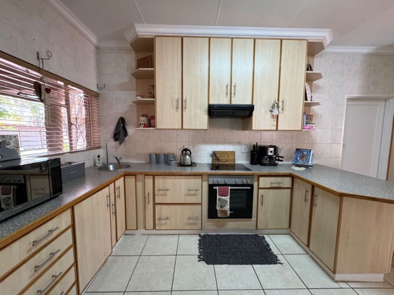 House For Sale in El Toro Park - Photo 9