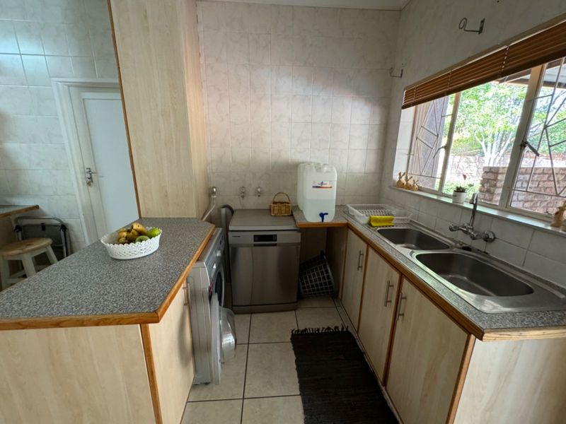 House For Sale in El Toro Park - Photo 8