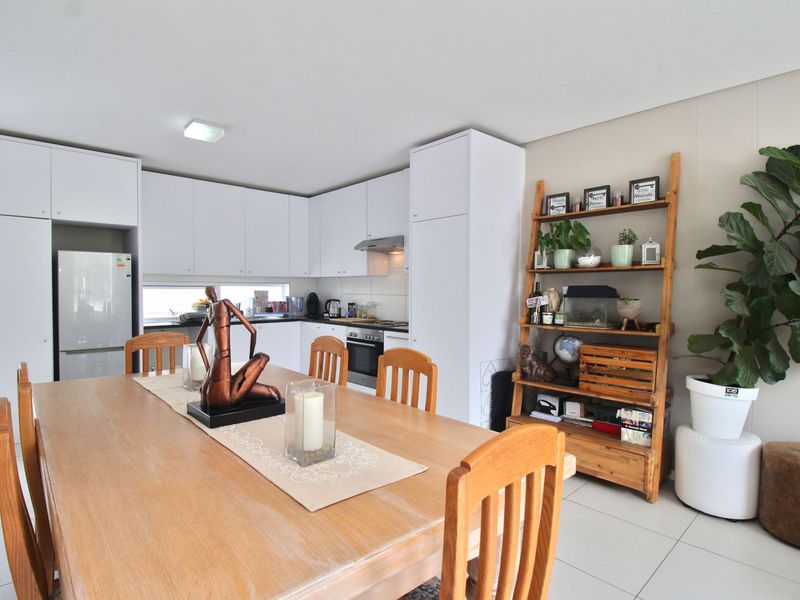 Townhouse For Sale in Somerset Lakes - Photo 9