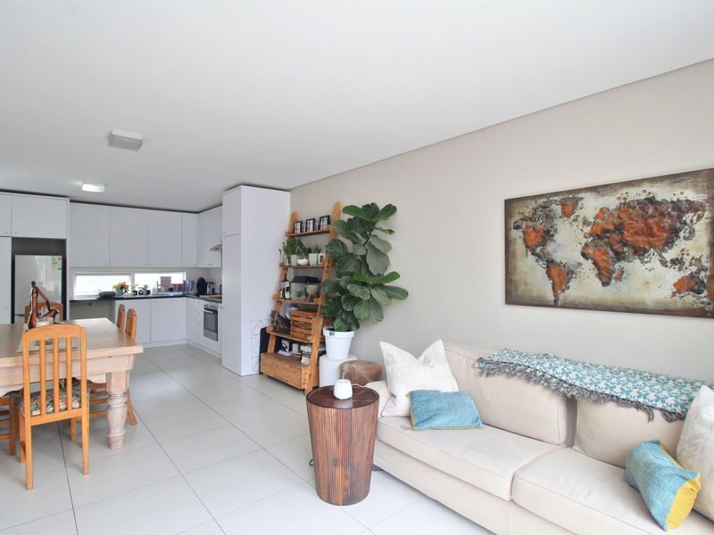 Townhouse For Sale in Somerset Lakes - Photo 6