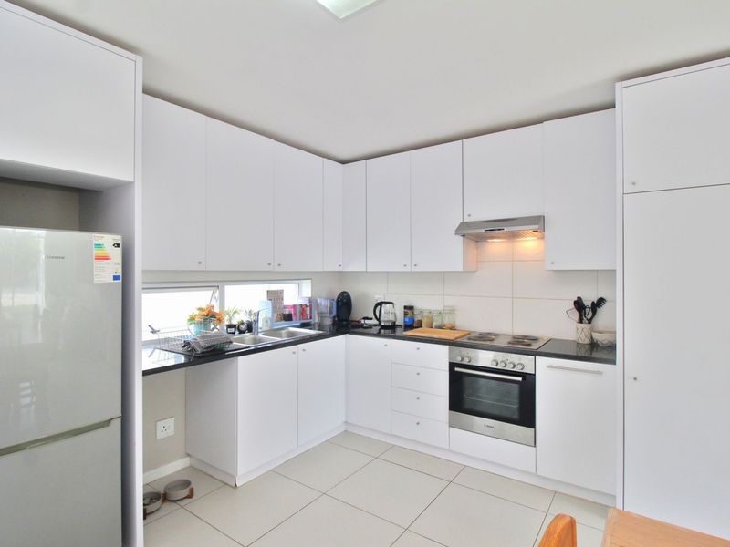 Townhouse For Sale in Somerset Lakes - Photo 4