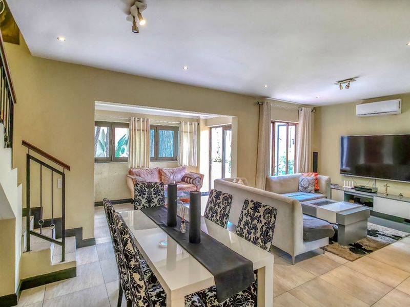 House For Sale in Fourways - Photo 5