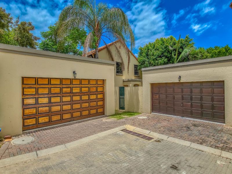 House For Sale in Fourways - Photo 3