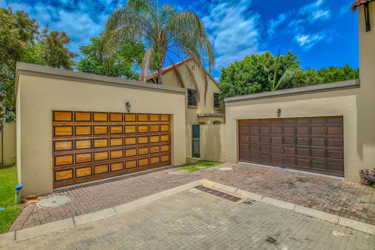 House For Sale in Fourways - Photo 3