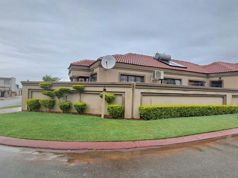 House For Sale in Soshanguve Ext - Photo 8