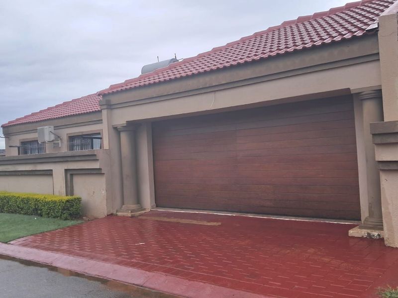 House For Sale in Soshanguve Ext - Photo 7