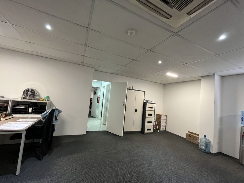 Office To Rent in Route 21 Business Park - Photo 4