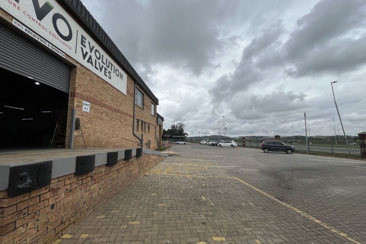 Office To Rent in Route 21 Business Park - Photo 3