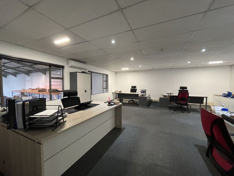 Office To Rent in Route 21 Business Park - Photo 9