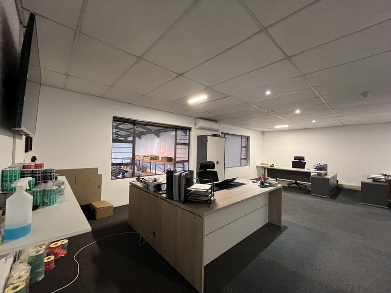 Office To Rent in Route 21 Business Park - Photo 7