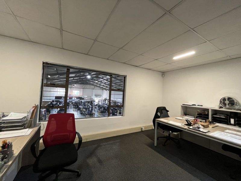 Office To Rent in Route 21 Business Park - Photo 5