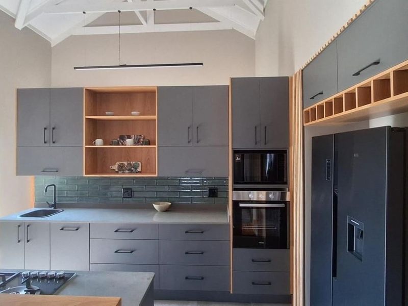 House For Sale in Terra Nova - Photo 2