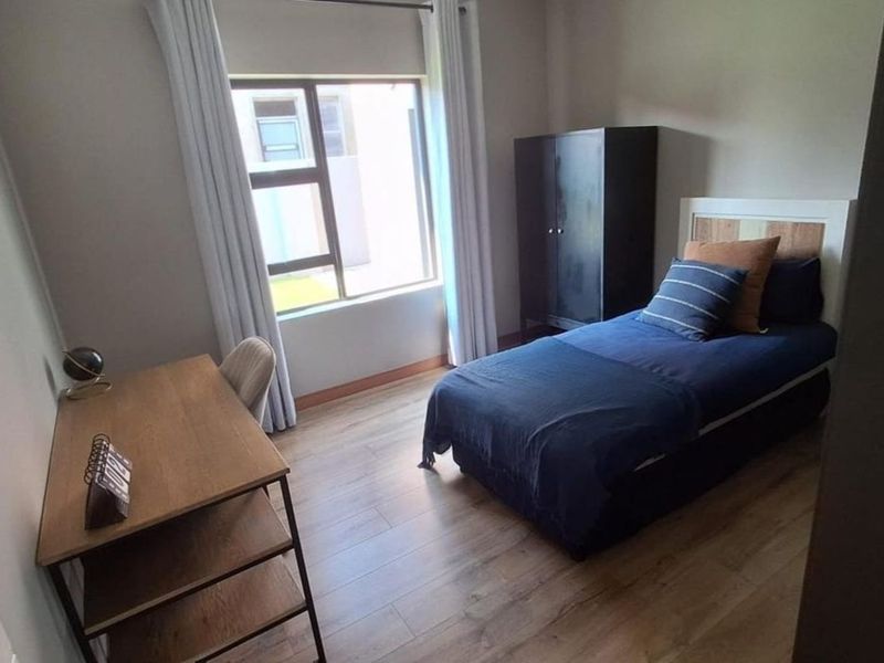 House For Sale in Terra Nova - Photo 7