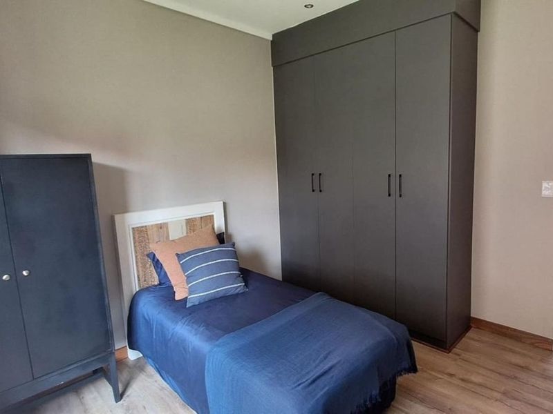 House For Sale in Terra Nova - Photo 6