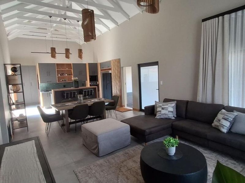 House For Sale in Terra Nova - Photo 3