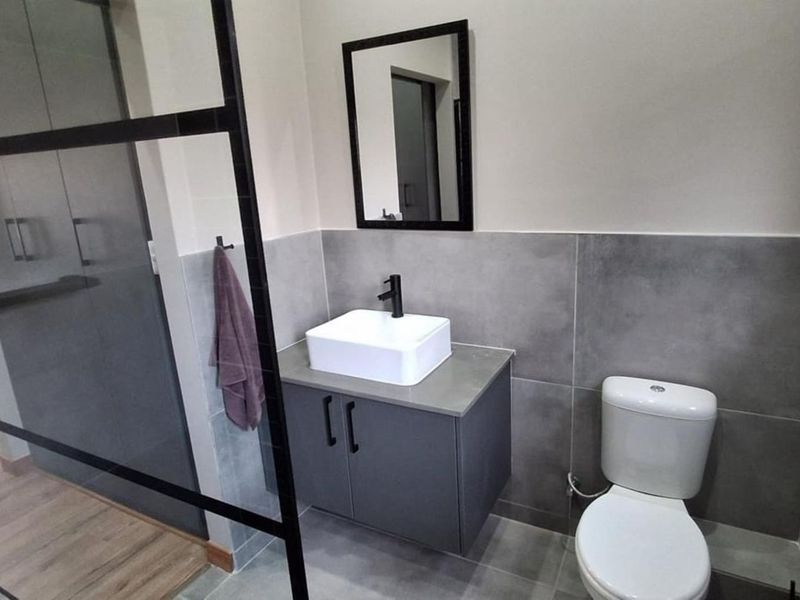 House For Sale in Terra Nova - Photo 8