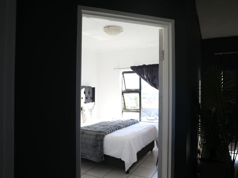 Apartment For Sale in Parklands - Photo 5