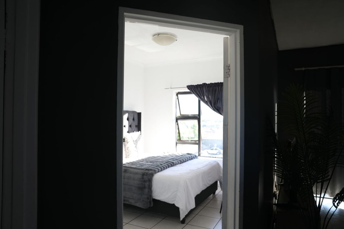 Apartment For Sale in Parklands - Photo 5