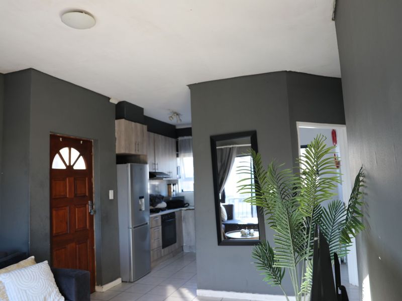 Apartment For Sale in Parklands - Photo 3