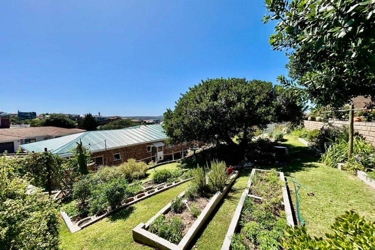 House For Sale in Stilbaai Wes - Photo 5