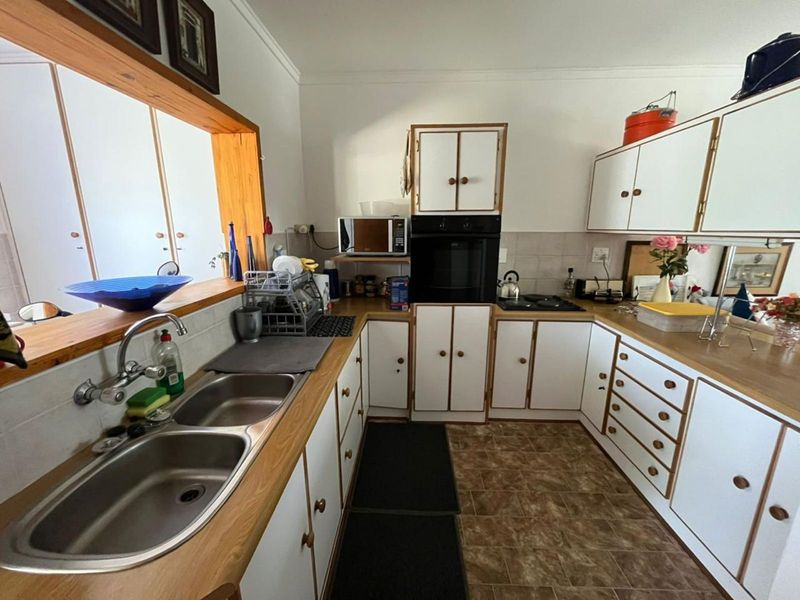Townhouse For Sale in Marquard Central - Photo 3