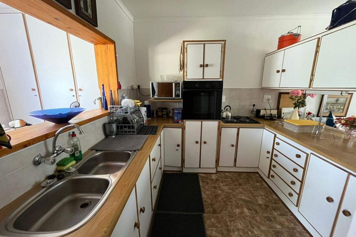 Townhouse For Sale in Marquard Central - Photo 3