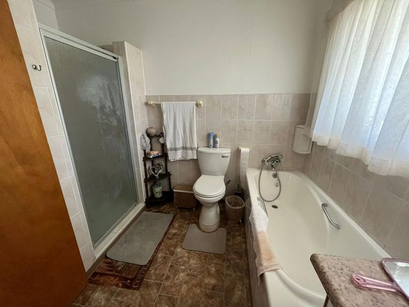 Townhouse For Sale in Marquard Central - Photo 7