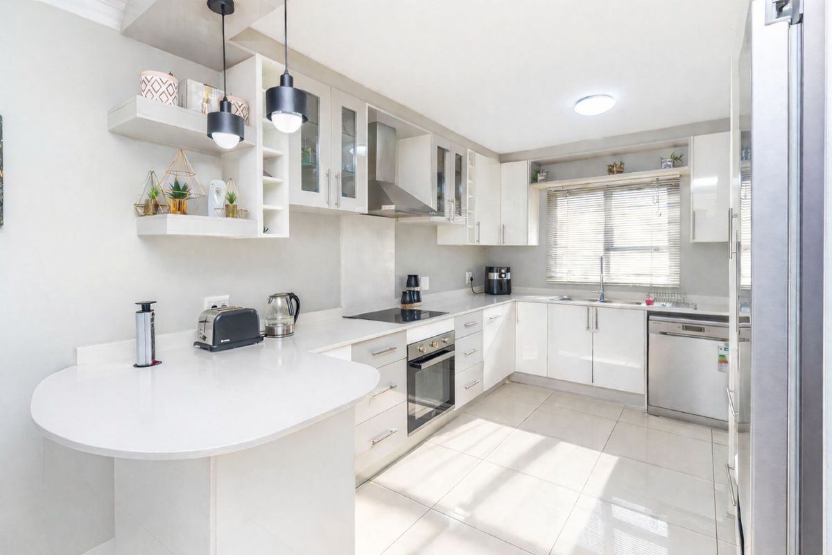 House For Sale in Randpark Ridge - Photo 2