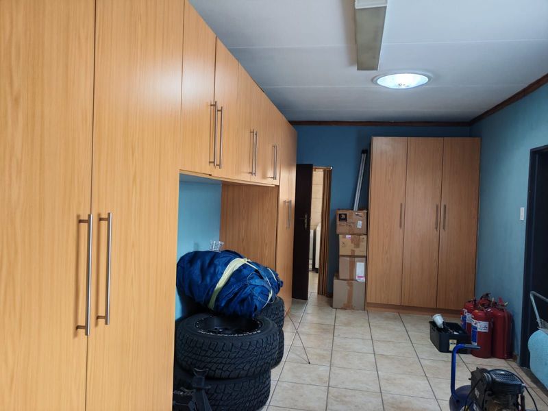 House For Sale in Sterpark - Photo 10