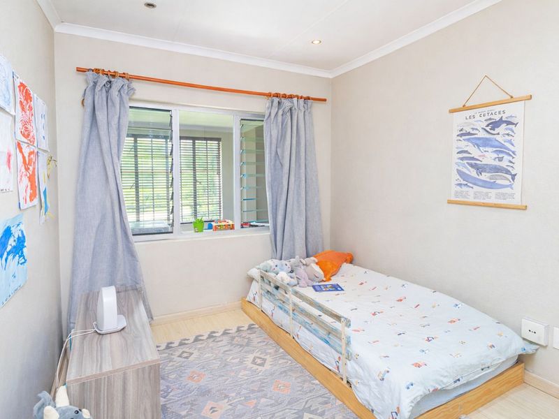 Townhouse For Sale in Douglasdale - Photo 9