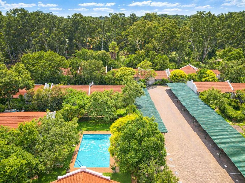 Townhouse For Sale in Douglasdale - Photo 4