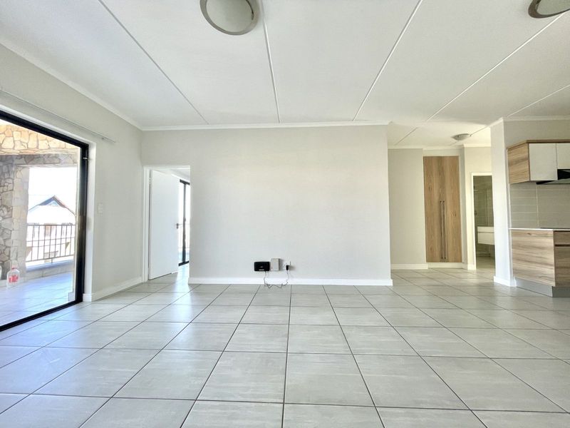 Apartment For Sale in Waterfall - Photo 3