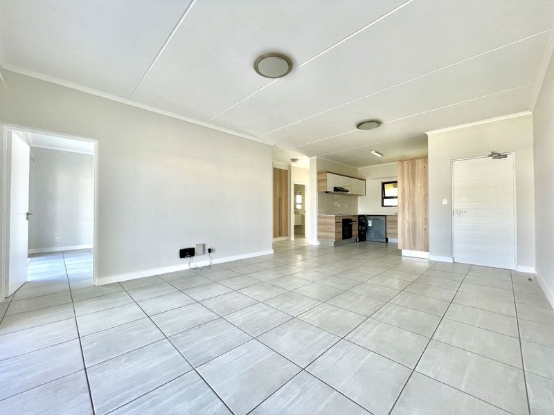 Apartment For Sale in Waterfall - Photo 4