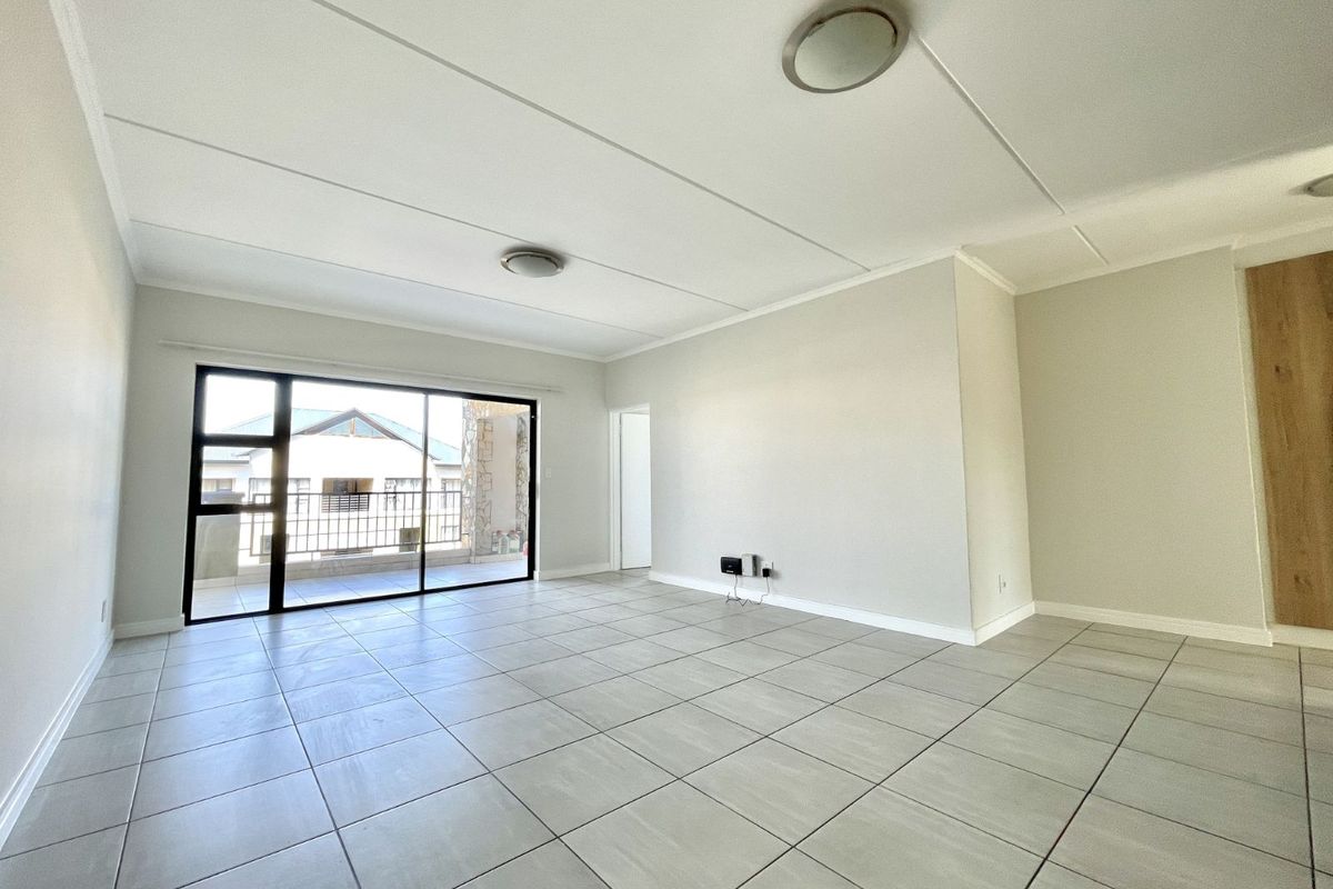 Apartment For Sale in Waterfall - Photo 2