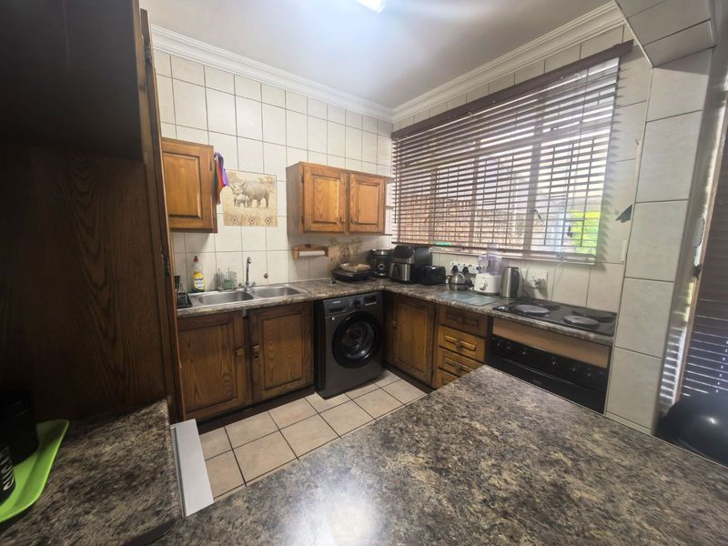 House For Sale in Lyttelton Manor - Photo 9