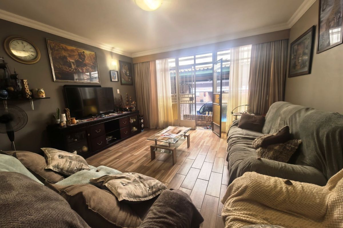 House For Sale in Lyttelton Manor - Photo 3