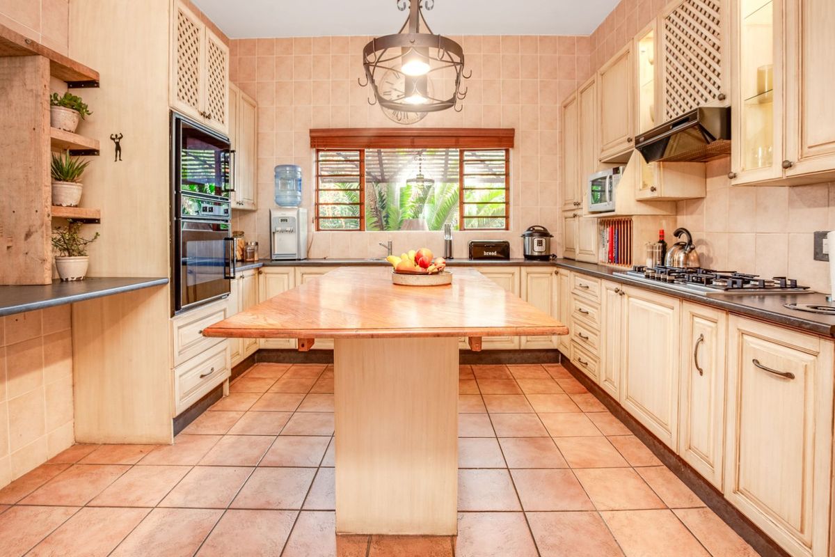 House For Sale in Featherbrooke Estate - Photo 4