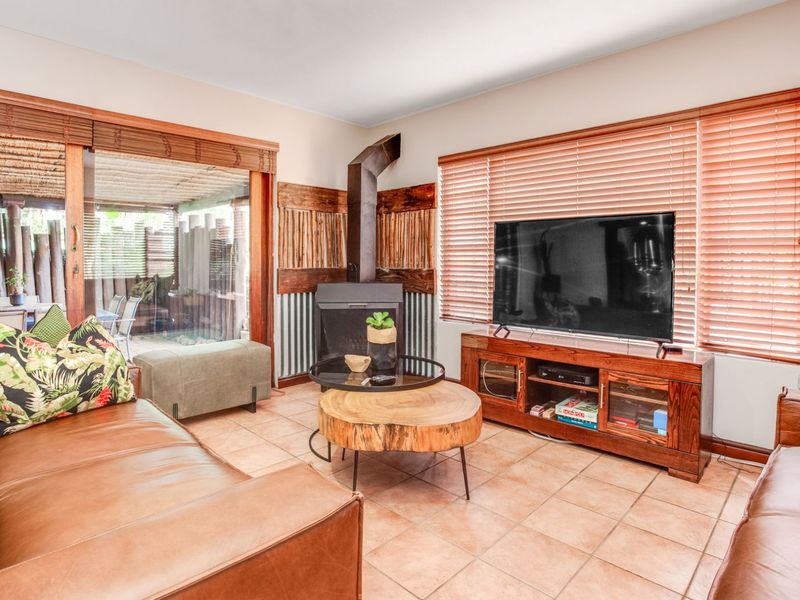 House For Sale in Featherbrooke Estate - Photo 6