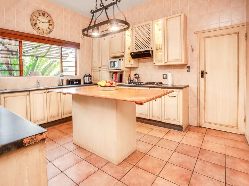 House For Sale in Featherbrooke Estate - Photo 5