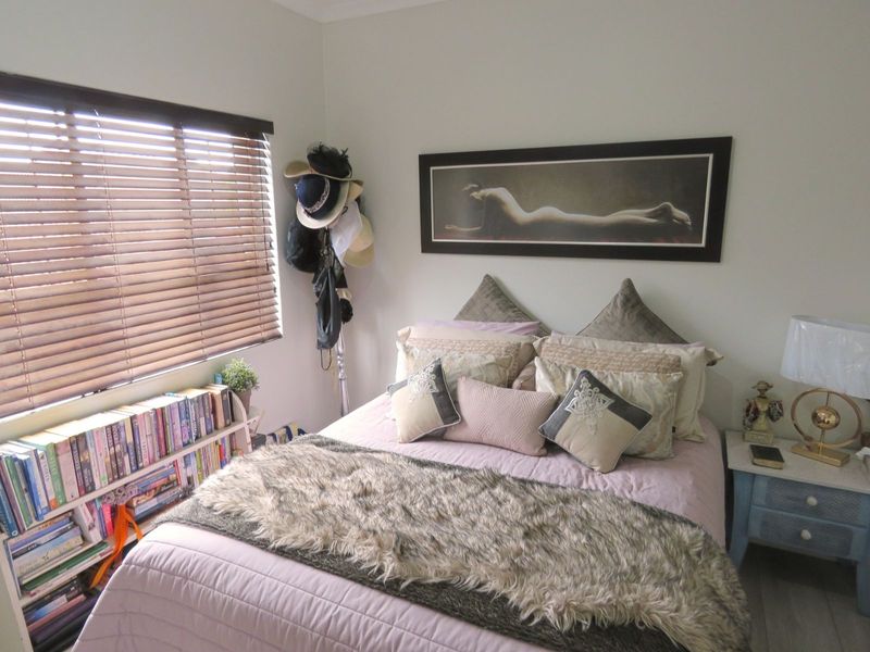 Apartment For Sale in Die Hoewes - Photo 4