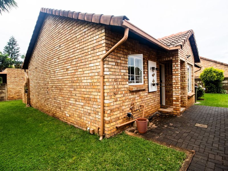 Townhouse For Sale in Doornpoort - Photo 1