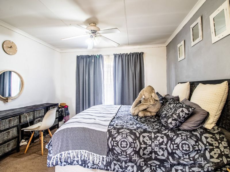 Townhouse For Sale in Doornpoort - Photo 10