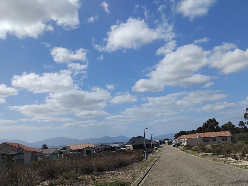 House For Sale in Albertinia Central - Photo 7