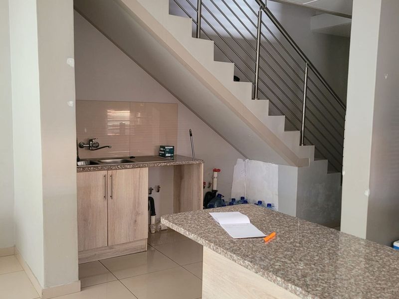 House For Sale in Jackaroo Park - Photo 4