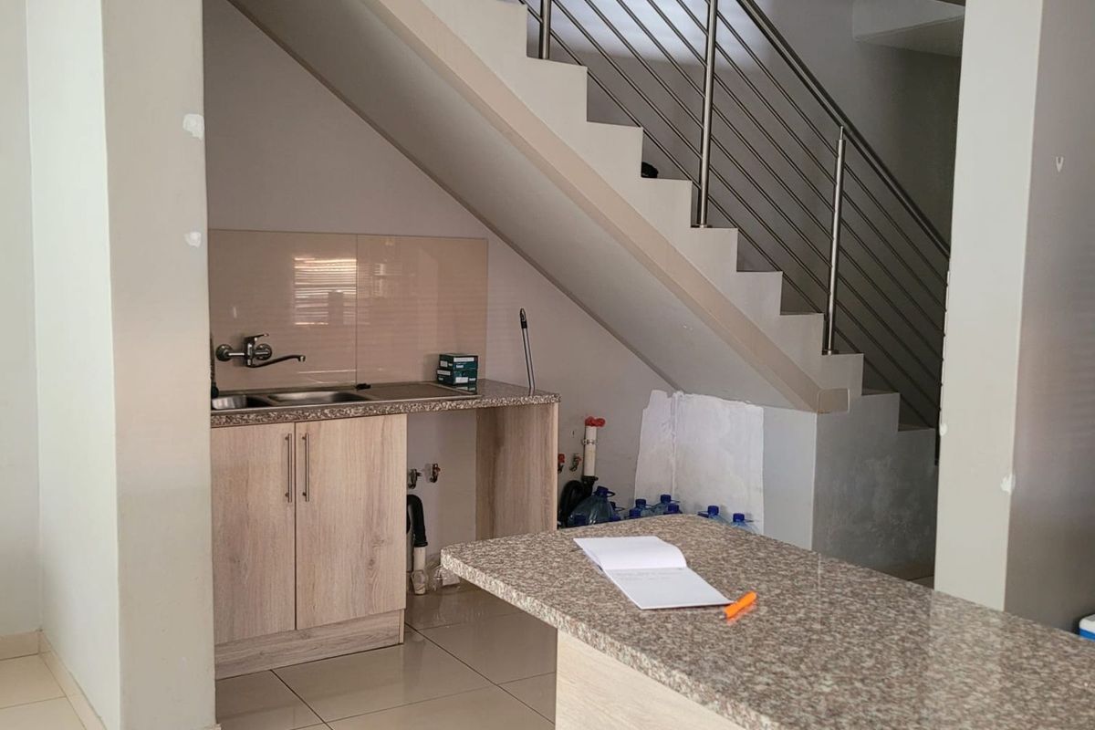 House For Sale in Jackaroo Park - Photo 4
