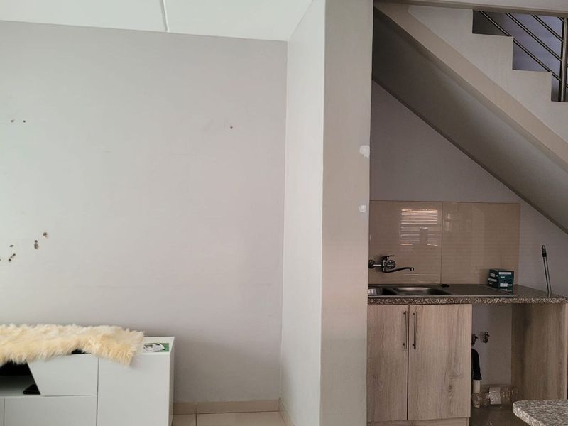 House For Sale in Jackaroo Park - Photo 5