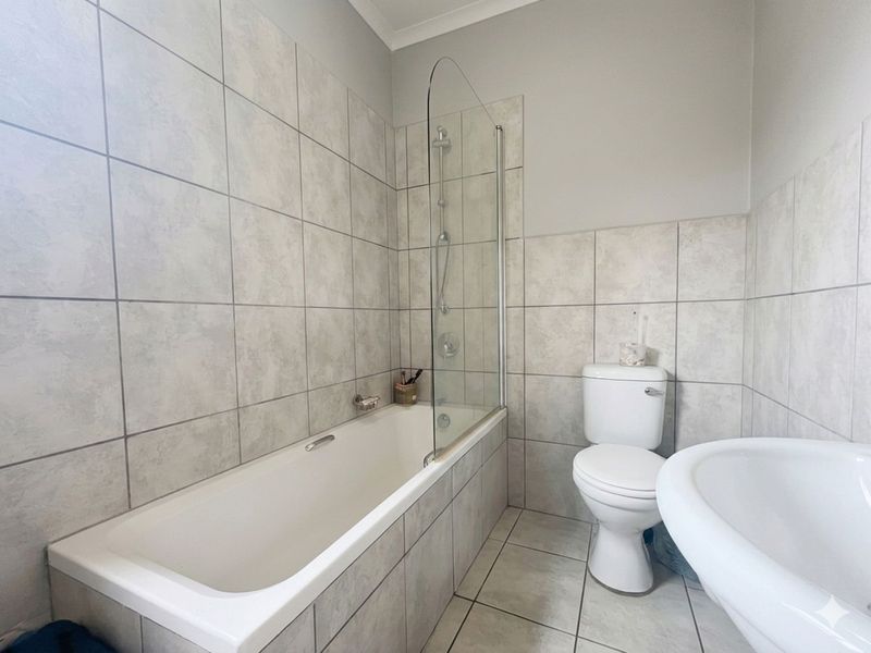 Apartment For Sale in Annadale - Photo 4