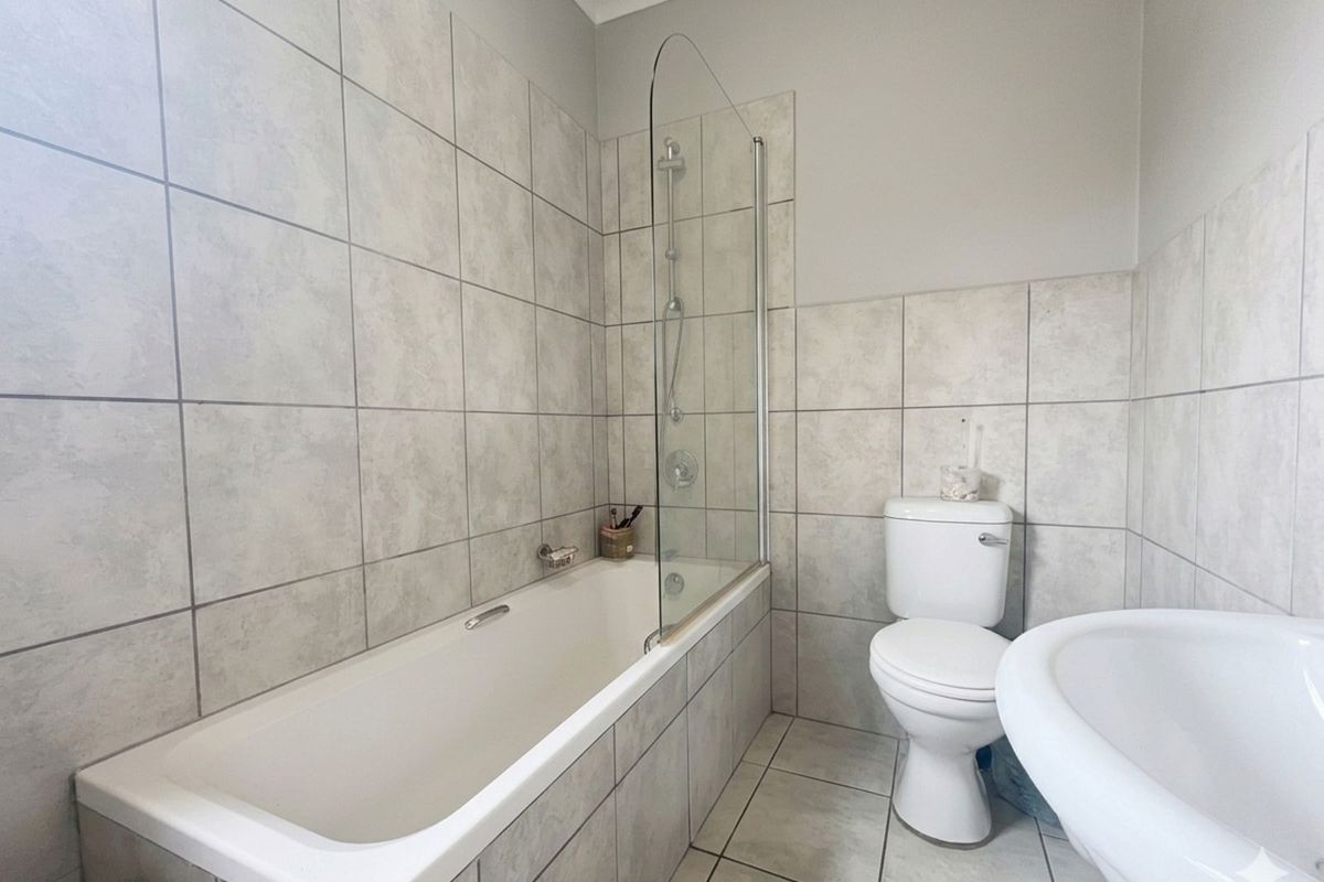 Apartment For Sale in Annadale - Photo 4