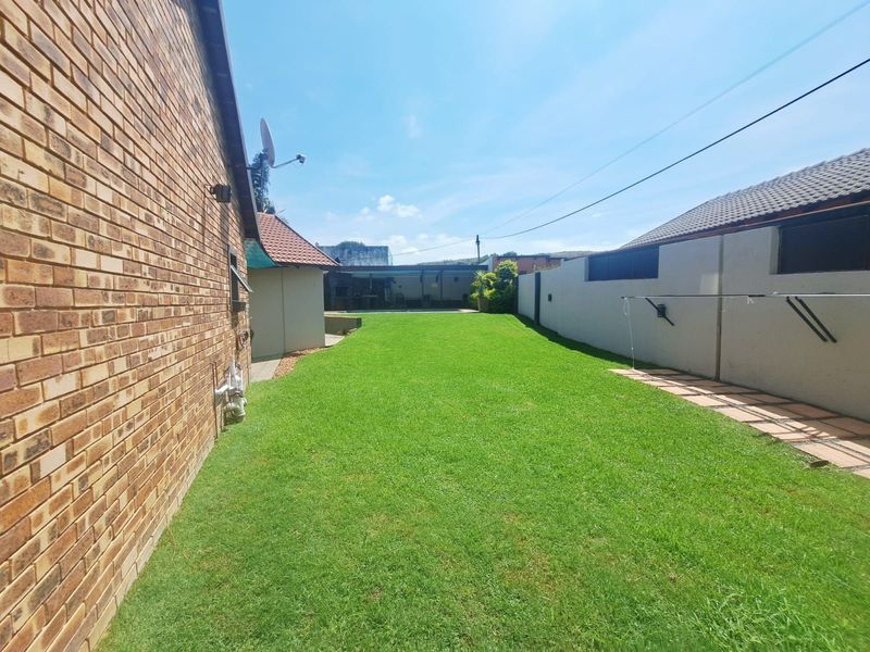 House For Sale in Eersterust - Photo 4