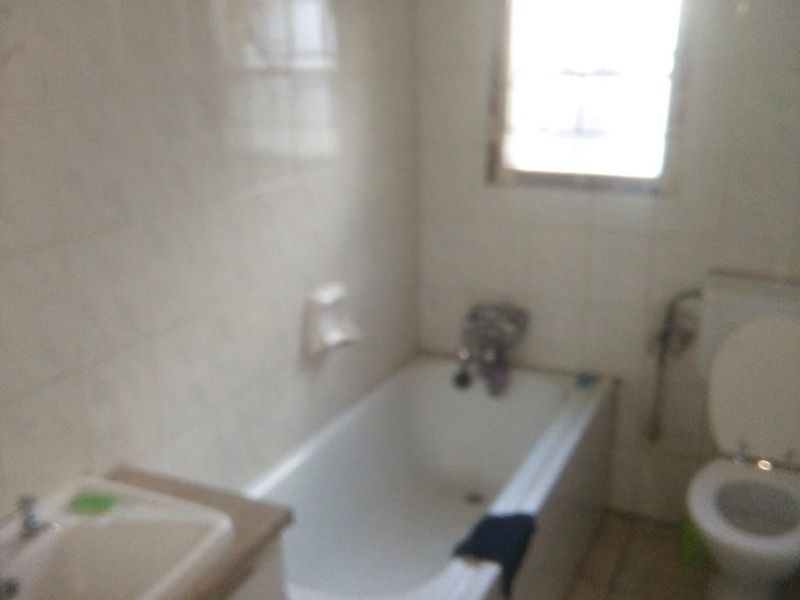 House For Sale in Eersterust - Photo 4